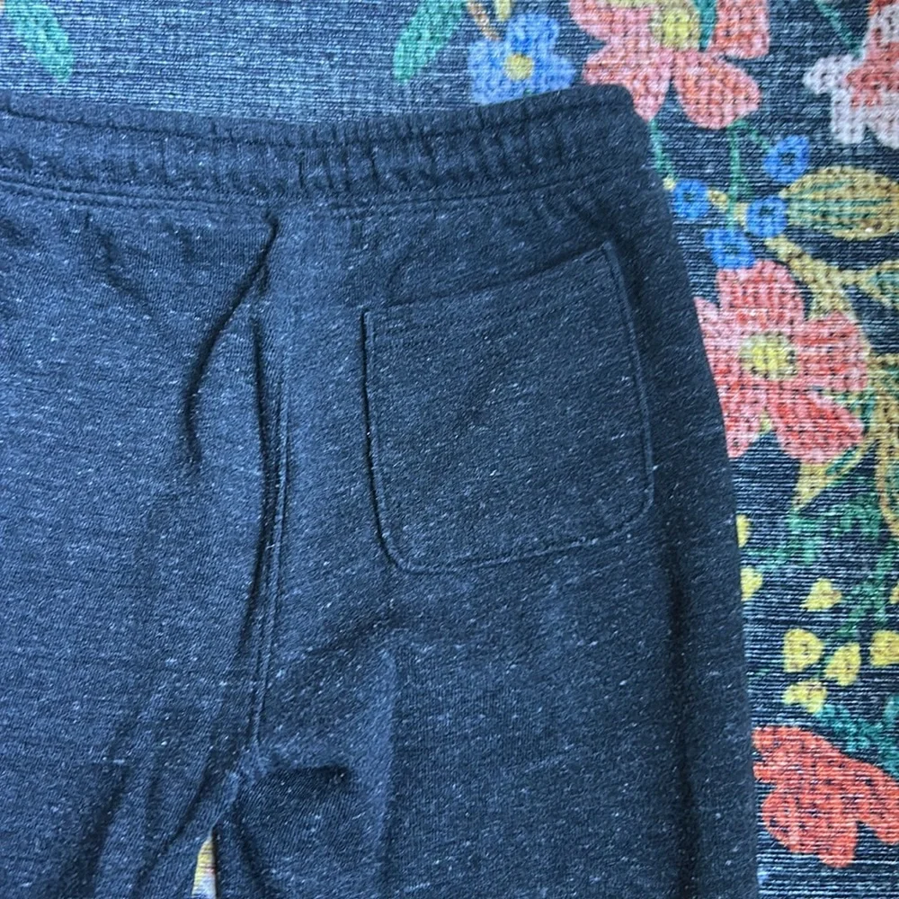 Old Navy Boys Dark Gray Jogger Sweatpants, Size Small (6-7)